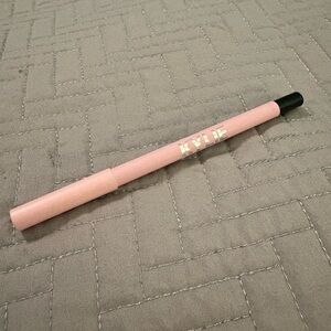 Kylie Cosmetics Gel Eyeliner - Matte black